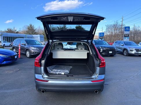 Used 2020 Volvo XC60 T5 Momentum w/ Protection Package Premier image 11