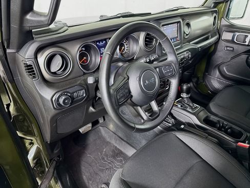 Used 2022 Jeep Wrangler Sport AWD/4WD image 9