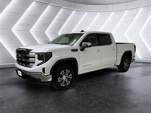 Used 2023 GMC Sierra 1500 SLE image 3