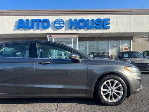 Used 2020 Ford Fusion SE FWD image 40