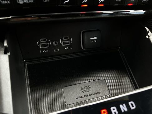 Used 2025 Jeep Grand Cherokee L Altitude RWD image 19