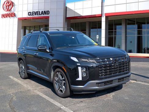 Used 2024 Hyundai Palisade Limited FWD image 2