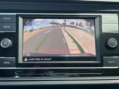 Used 2021 Volkswagen Jetta SE FWD image 19
