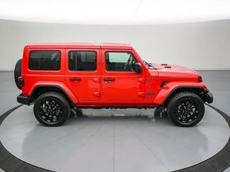 Used 2025 Jeep Wrangler Unlimited Sahara w/ Safety Group AWD/4WD video 3