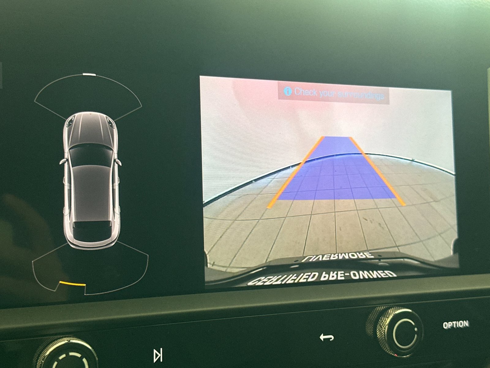 Certified 2023 Porsche Macan AWD/4WD image 19