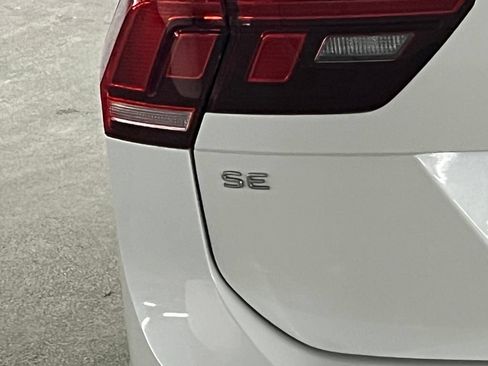 Certified 2023 Volkswagen Tiguan SE R-Line FWD image 37