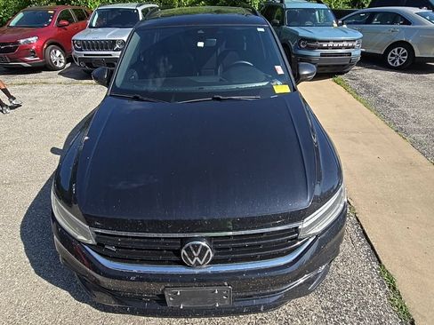 Used 2023 Volkswagen Tiguan SE R-Line FWD image 13