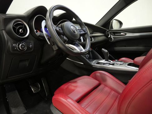 Used 2023 Alfa Romeo Stelvio Veloce AWD/4WD image 12