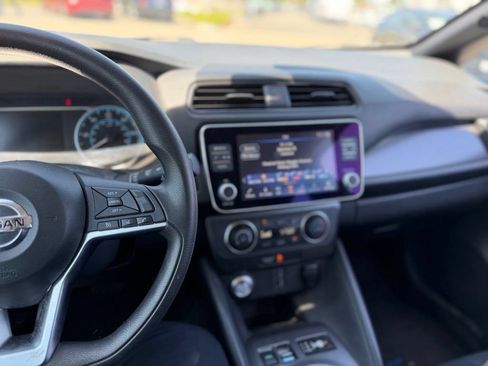 Used 2022 Nissan Leaf S FWD image 8