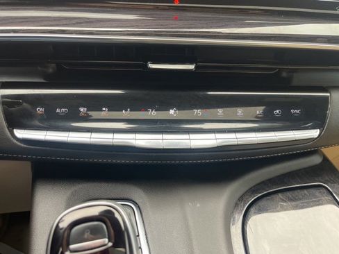 Used 2023 Cadillac Escalade Premium Luxury image 17