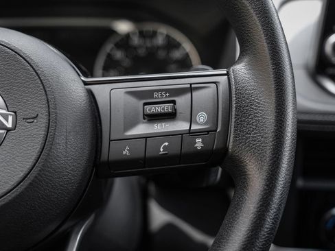 Used 2023 Nissan Rogue SV FWD image 18