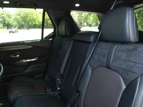 Used 2026 Honda Pilot Black Edition image 18