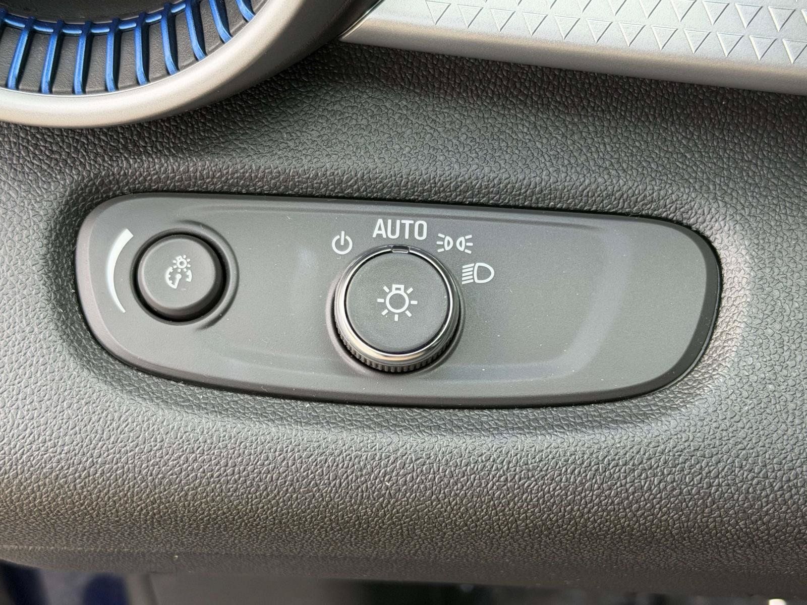 Used 2024 Chevrolet Trax LS w/ LS Convenience Package FWD image 20