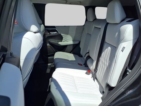 New 2025 Mitsubishi Outlander SEL image 12