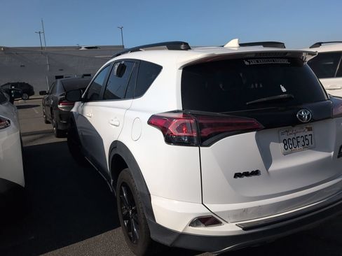 Used 2018 Toyota RAV4 Adventure AWD/4WD image 4