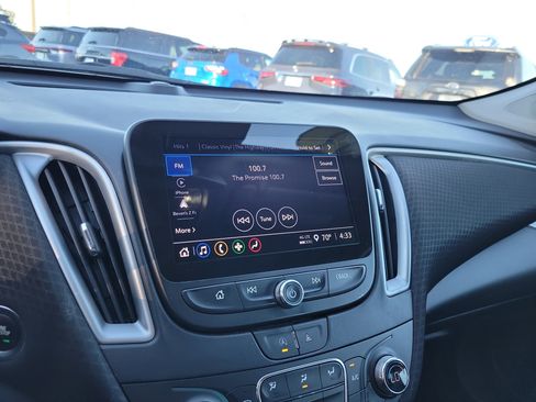 Used 2023 Chevrolet Malibu LT image 16