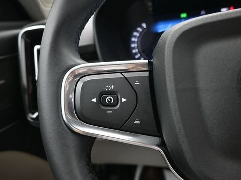 Used 2024 Volvo XC40 B5 Plus w/ Protection Package Premier AWD/4WD image 26