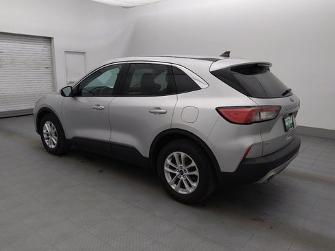 Used 2020 Ford Escape SE image 3