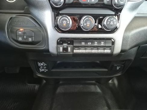 New 2026 RAM 2500 Tradesman w/ Chrome Appearance Group AWD/4WD image 20