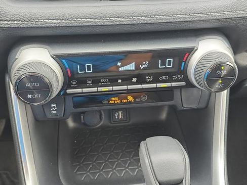 Used 2025 Toyota RAV4 LE AWD/4WD image 24
