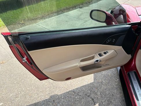 Used 2012 Chevrolet Corvette Grand Sport w/ 3LT Preferred Equipment Group RWD image 9