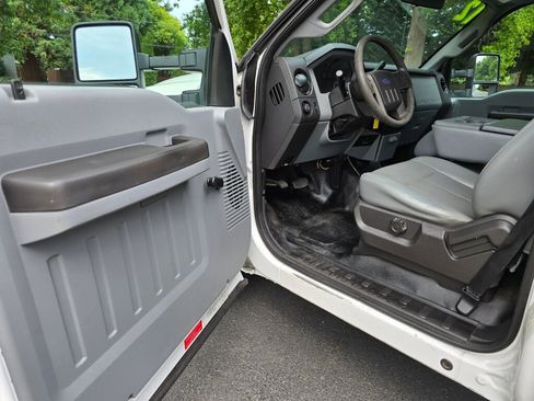 Used 2012 Ford F350 XL w/ Trailer Tow Pkg image 17