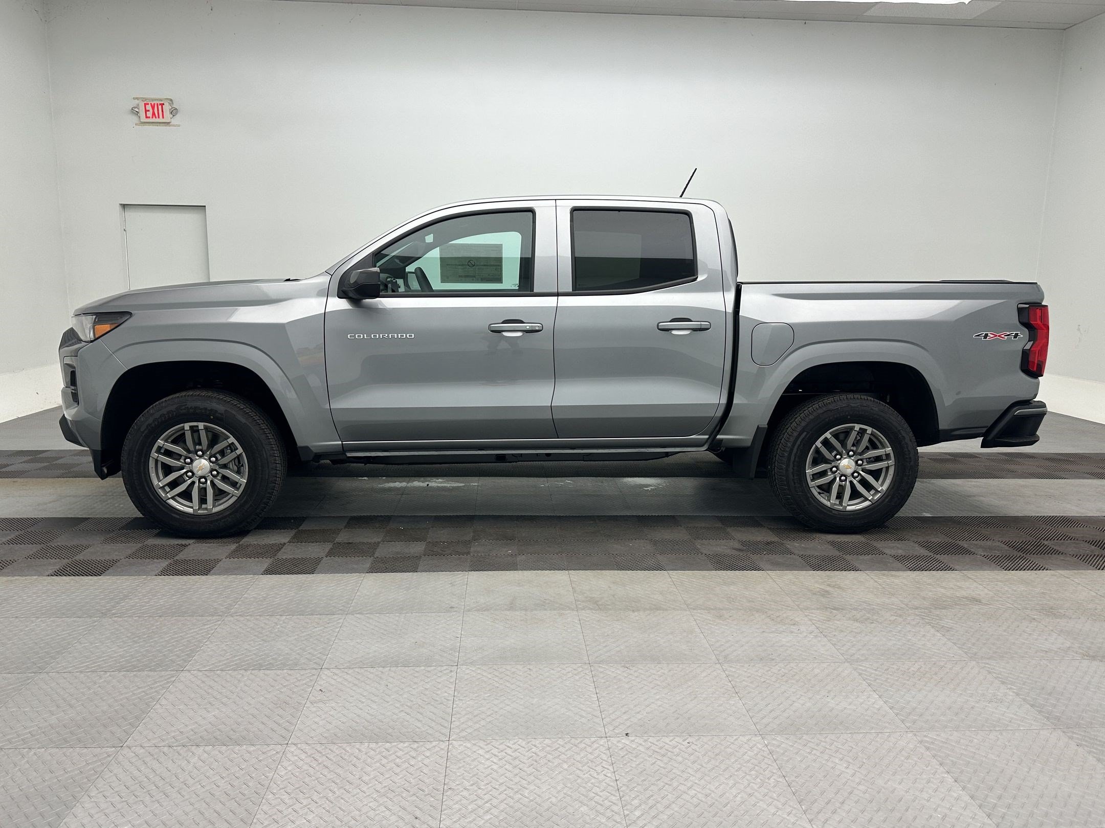 New 2026 Chevrolet Colorado LT w/ Advanced Trailering Package AWD/4WD image 2