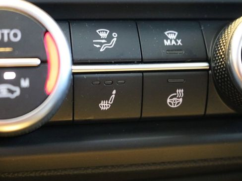 New 2025 Alfa Romeo Giulia AWD w/ Driving Assist Package image 40