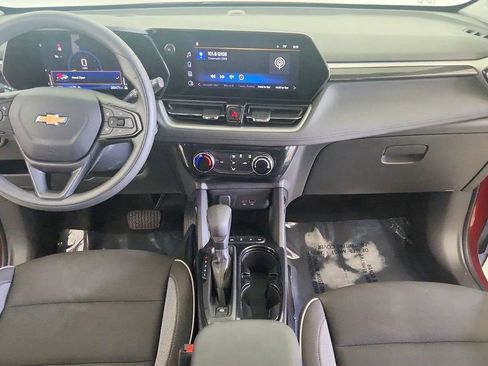 Used 2025 Chevrolet TrailBlazer LT AWD/4WD image 26