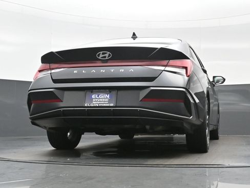 Used 2025 Hyundai Elantra SEL w/ Cargo Package FWD image 30