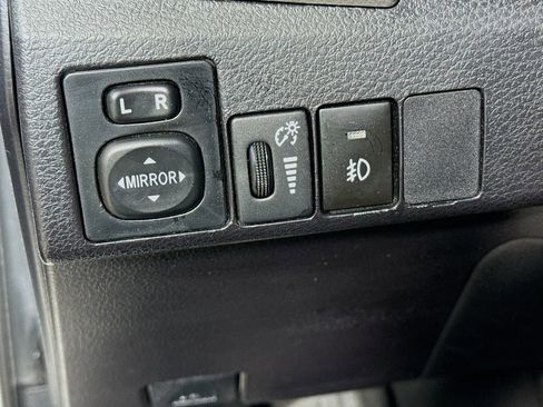 Used 2014 Toyota Corolla LE image 10