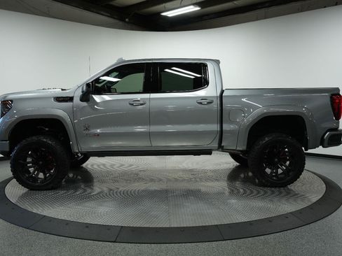 Used 2025 GMC Sierra 1500 AT4 w/ AT4 Premium Package AWD/4WD image 8