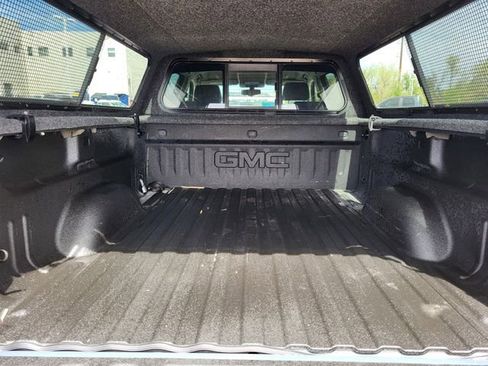 Used 2017 GMC Sierra 1500 SLE w/ SLE Value Package AWD/4WD image 28