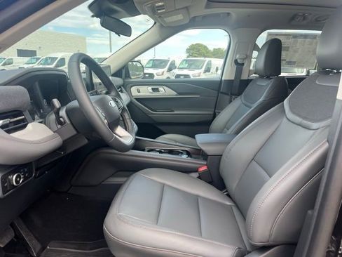 New 2026 Ford Explorer Active image 5
