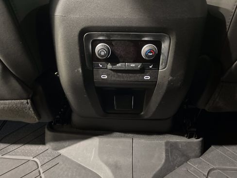 Used 2024 Chevrolet Suburban Premier AWD/4WD image 13