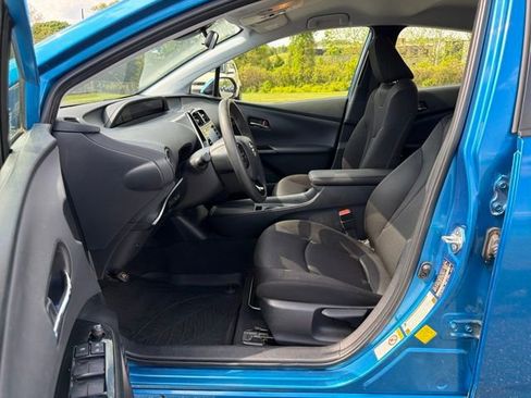 Used 2020 Toyota Prius LE AWD/4WD image 13