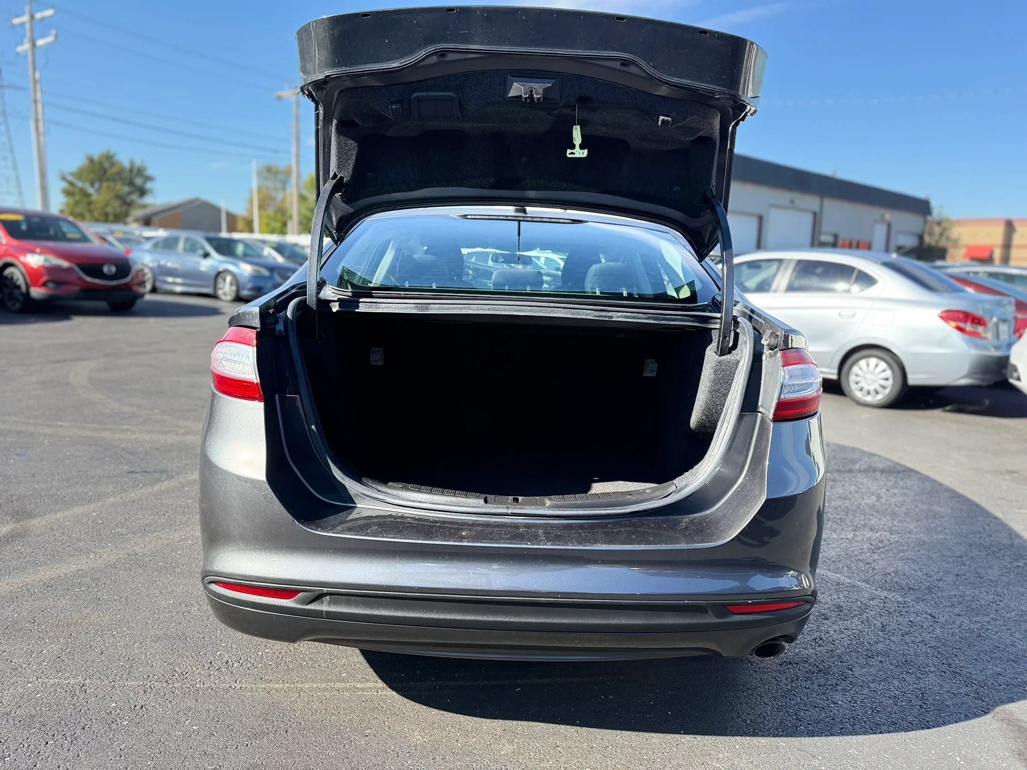 Used 2016 Ford Fusion SE FWD image 33