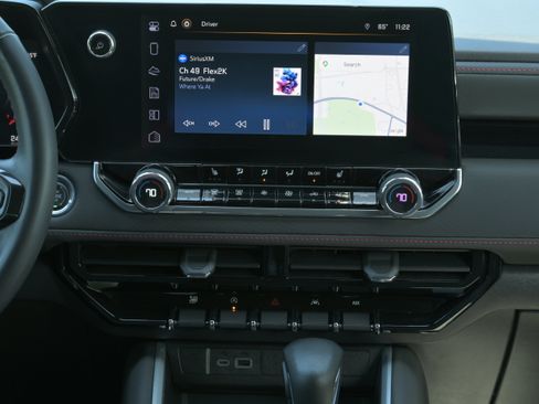 Used 2024 Chevrolet Colorado Z71 w/ Z71 Convenience Package 2 image 13