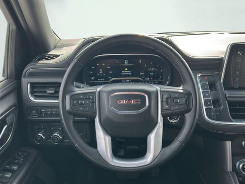 Used 2024 GMC Yukon XL SLT image 14