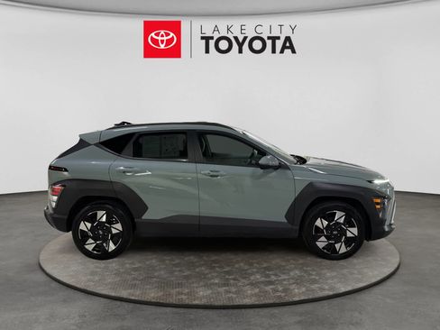 Used 2025 Hyundai Kona SEL FWD image 11