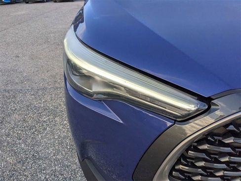 Used 2023 Toyota Corolla Cross XLE image 9