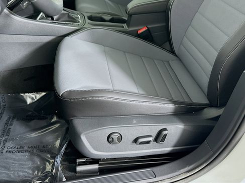 New 2026 Volkswagen Jetta SE FWD image 18