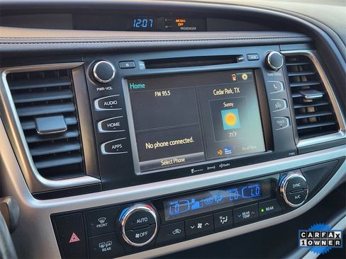 Used 2019 Toyota Highlander LE image 19