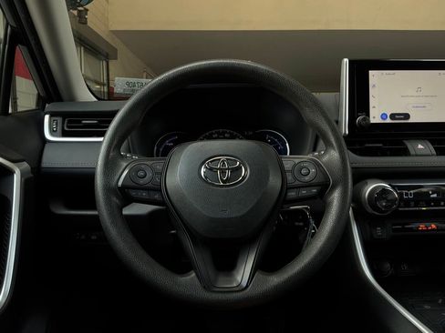 Used 2025 Toyota RAV4 LE AWD/4WD image 29