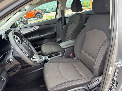 Used 2024 Kia Forte LXS FWD image 4