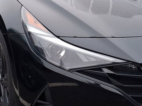 Used 2023 Hyundai Elantra SEL image 8