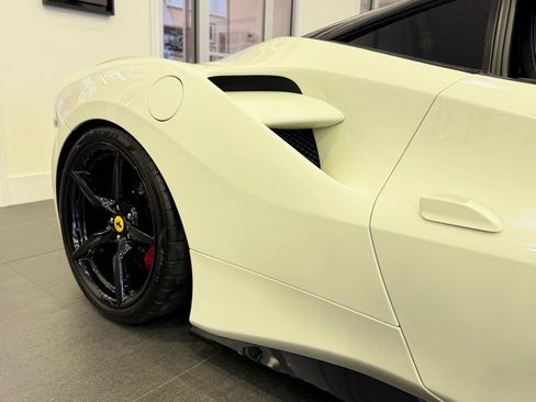 Used 2017 Ferrari 488 GTB RWD image 17