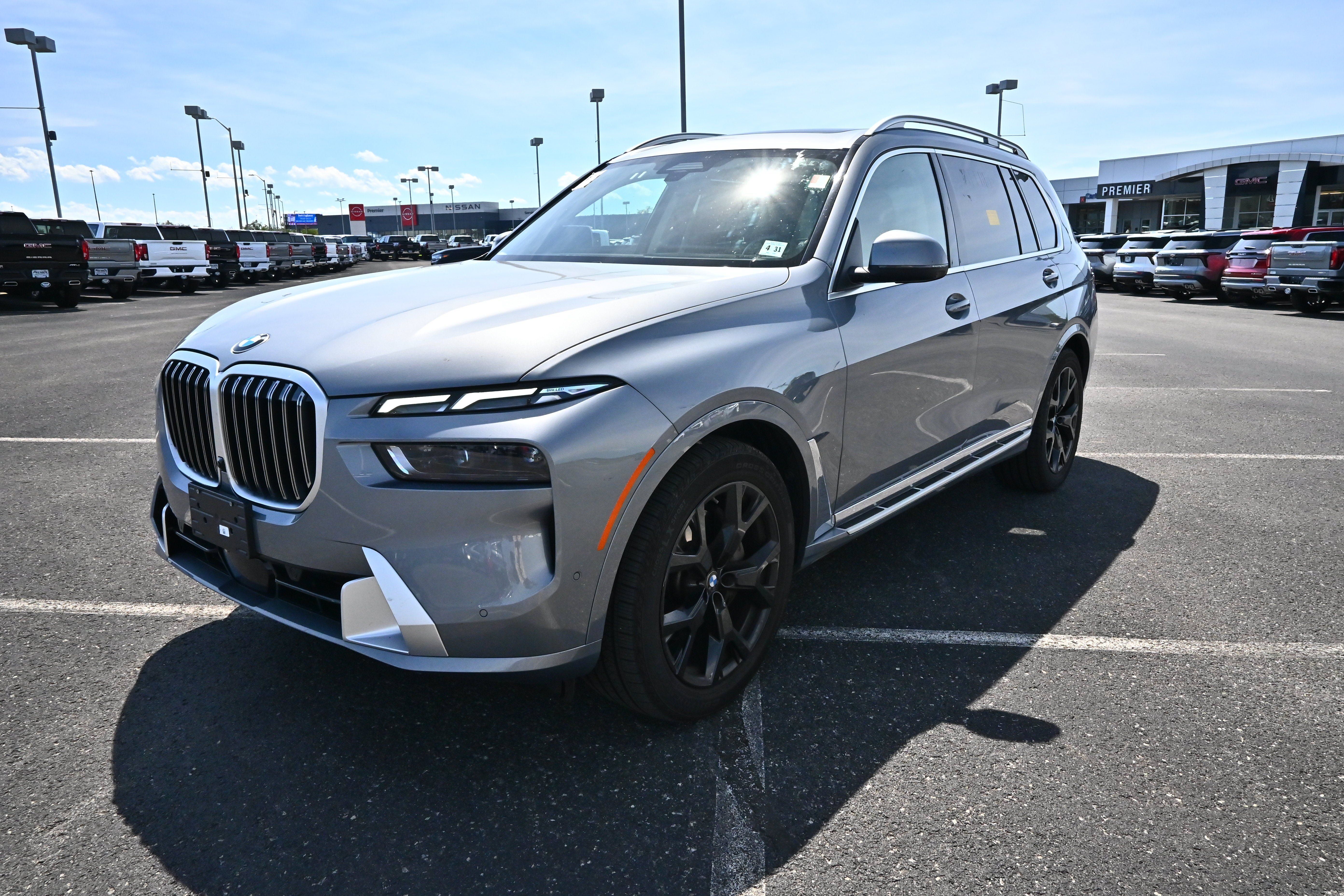 Used 2027 BMW X7 xDrive40i AWD/4WD image 4