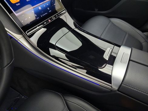 Certified 2025 Mercedes-Benz GLC 300 image 11