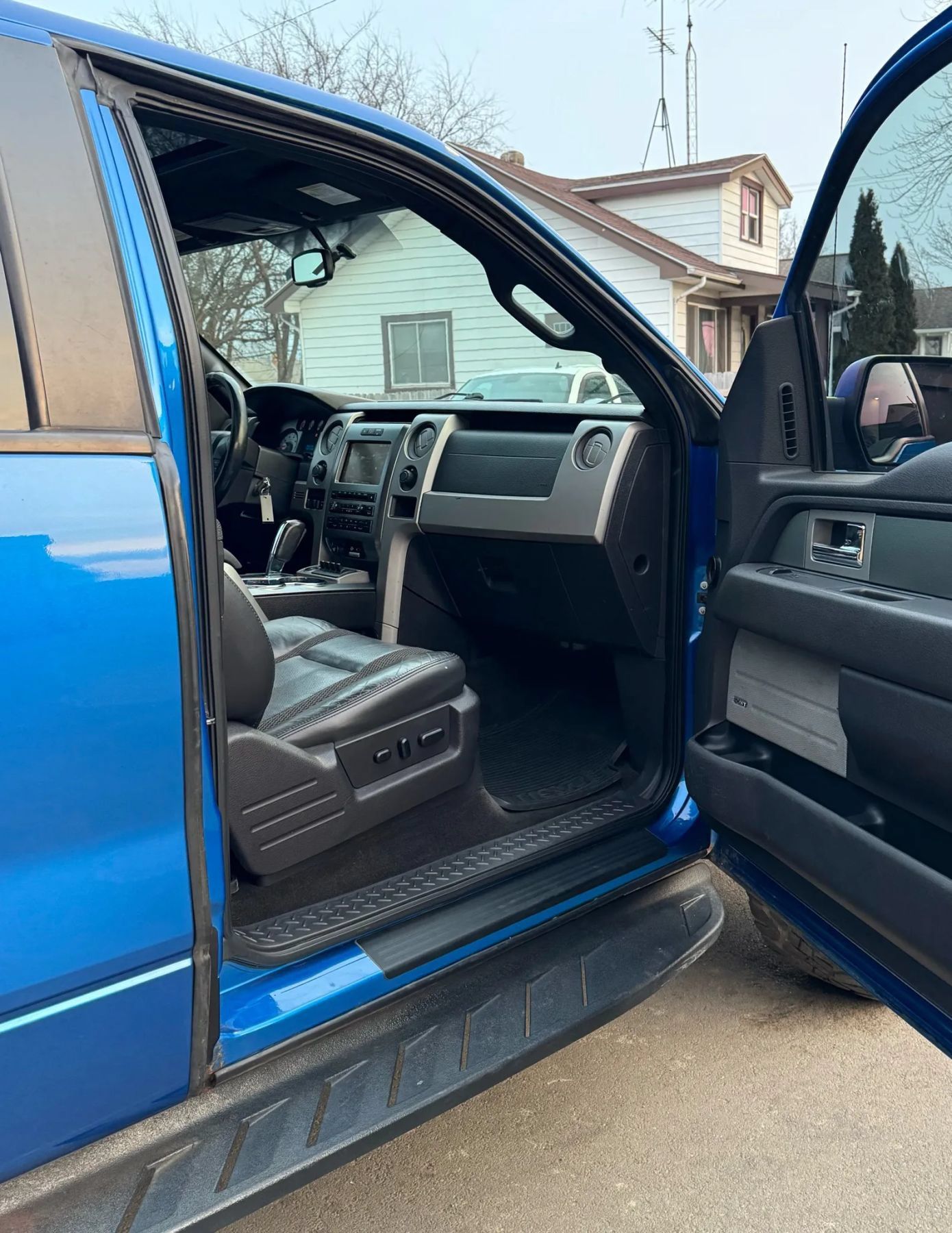 Used 2010 Ford F150 Raptor AWD/4WD image 23